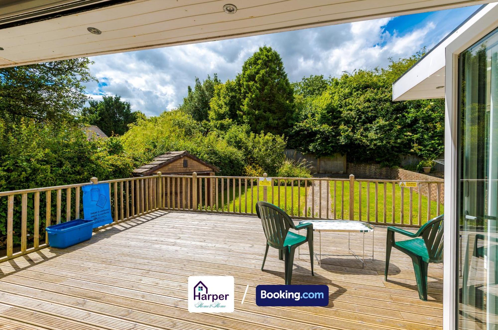 Spacious Detached Bungalow By Harperletting Short Lets & Serviced Accommodation Buckely With Pool Table & Driveway Buckley Exterior foto